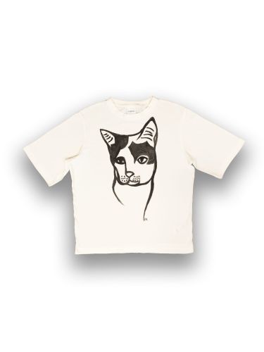 kot na bialej koszulce.jpg